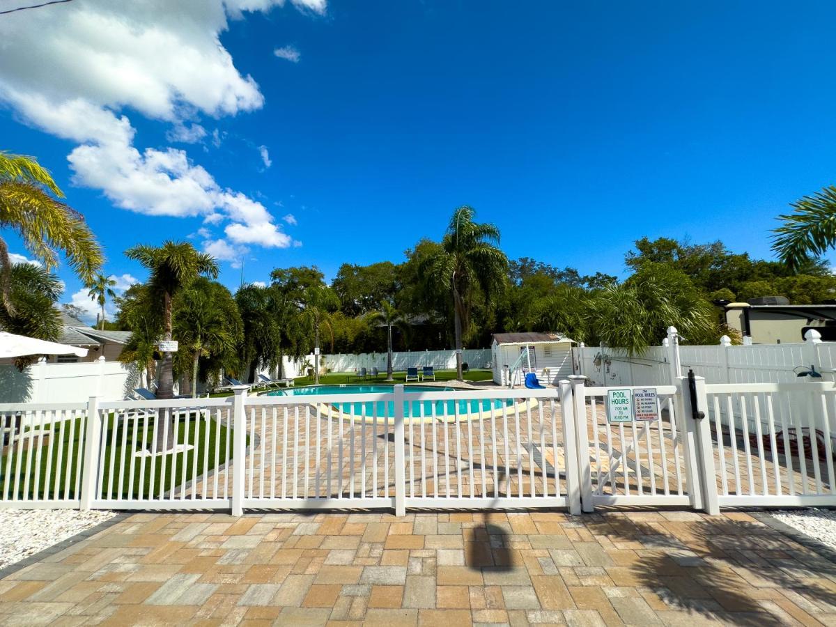 1K Bed Studio Apt With Shared Pool 02 Clearwater Bagian luar foto